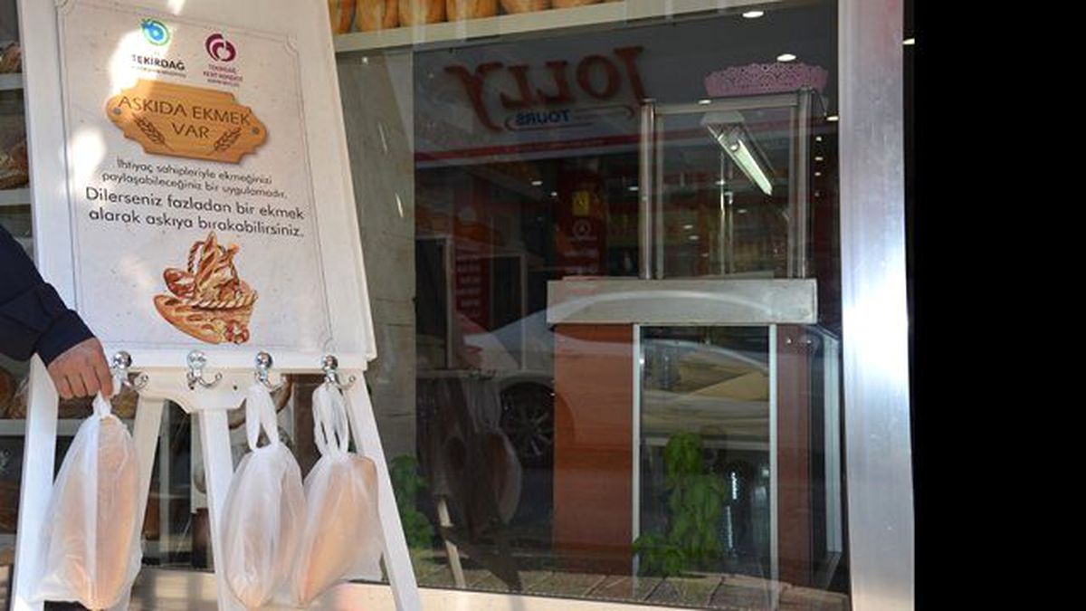 Tekirdağ\'da Askıda Ekmek Projesi