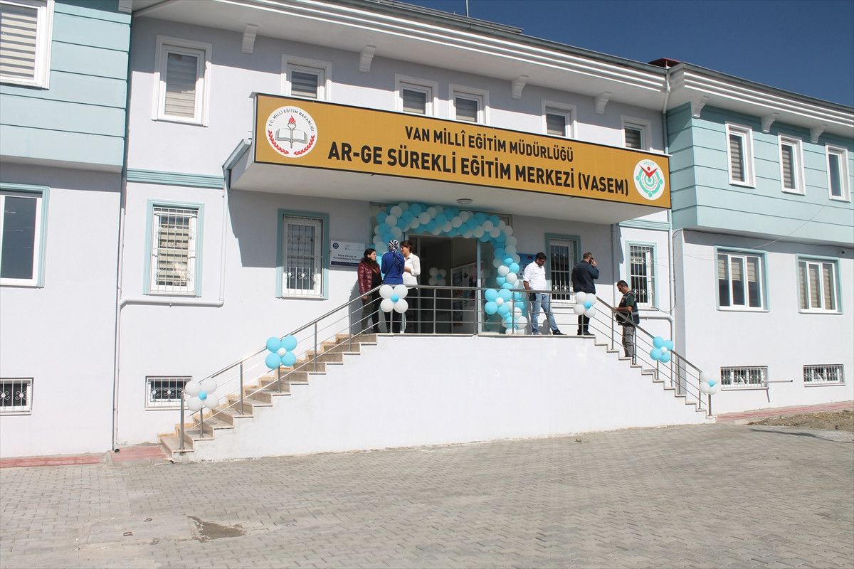 Van\'da Sürekli Eğitim Merkezi\'nin Açılışı Yapıldı