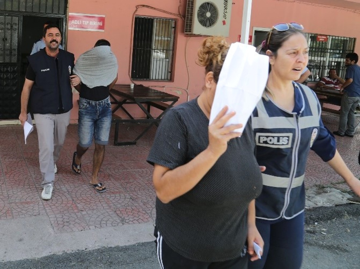 Yenge-kayın Fuhuş Operasyonunda Yakalandı