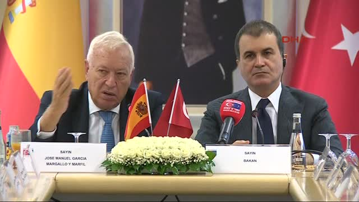 2-Çelik Suriye\'deki Terör Örgütleriyle Mücadele Konusunda Açıklama Yaptı