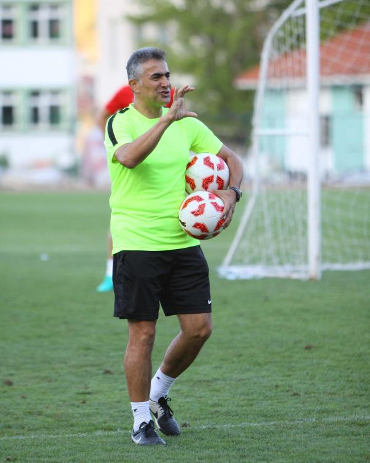 Altay Altıparmak\'tan Haber Bekliyor