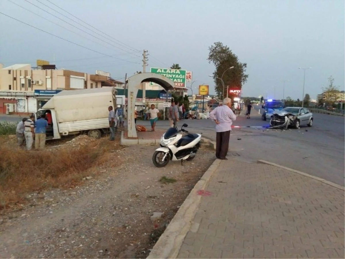 Antalya\'da Trafik Kazası: 6 Yaralı