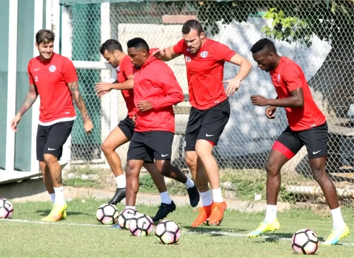 Antalyaspor\'da Çaykur Rizespor Mesaisi Devam Ediyor