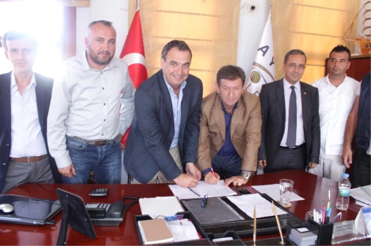 Ayvalık Belediyesi\'nde Toplu İş Sözleşmesi İmzalandı