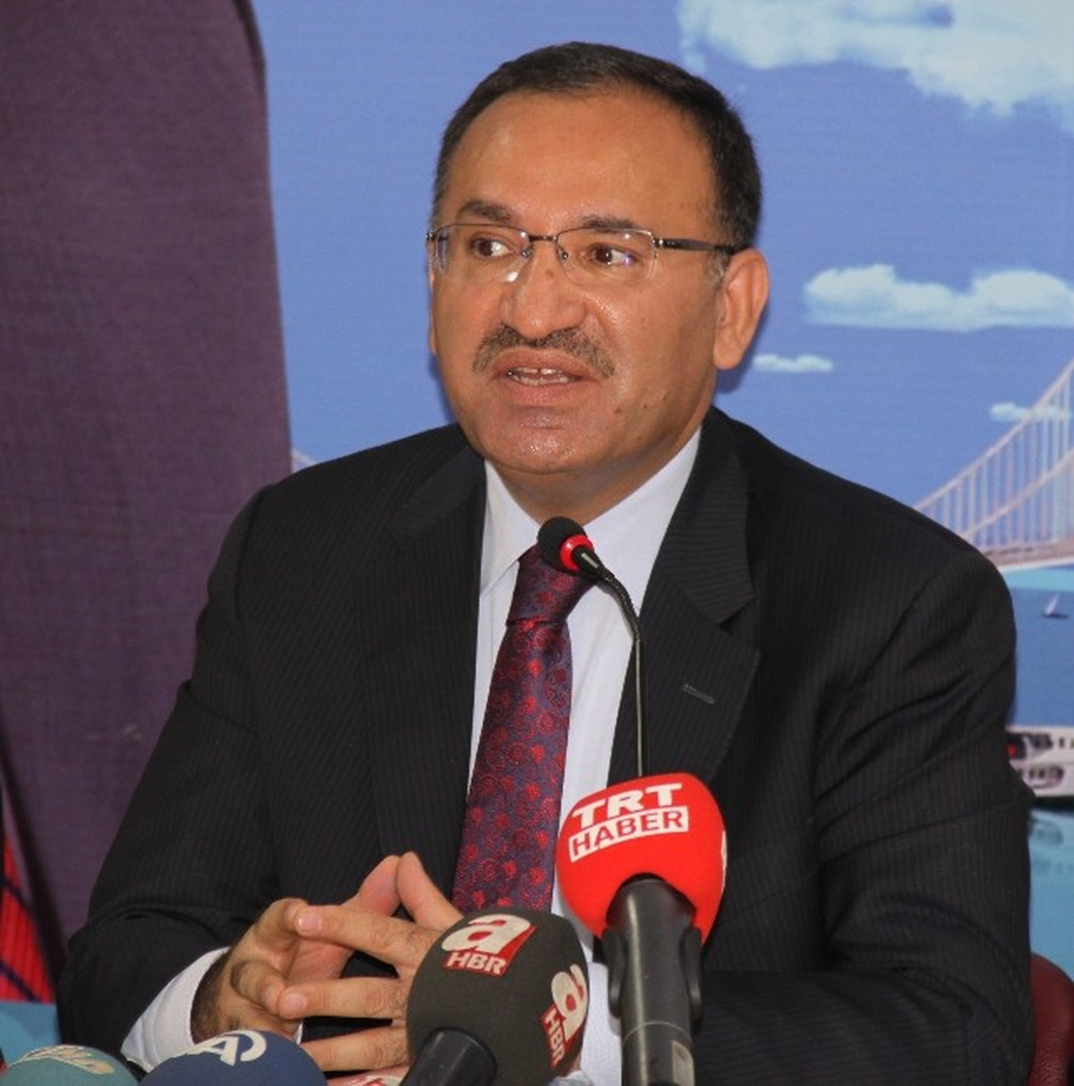 Bakan Bozdağ: Gülen 20 Tane Yalan Söylüyor, 21'inciye Yine İnanıyorlar