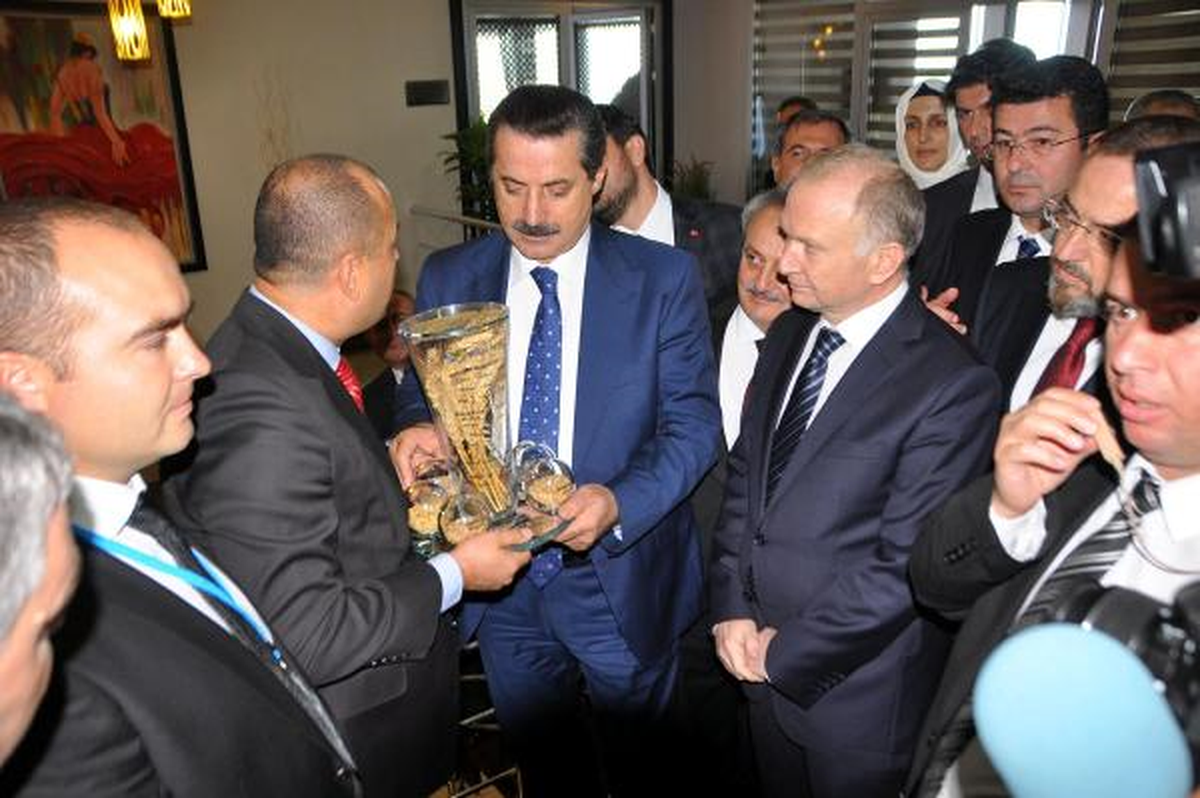 Bakan Çelik: Terör Belası ile Uğraşıyoruz (3)