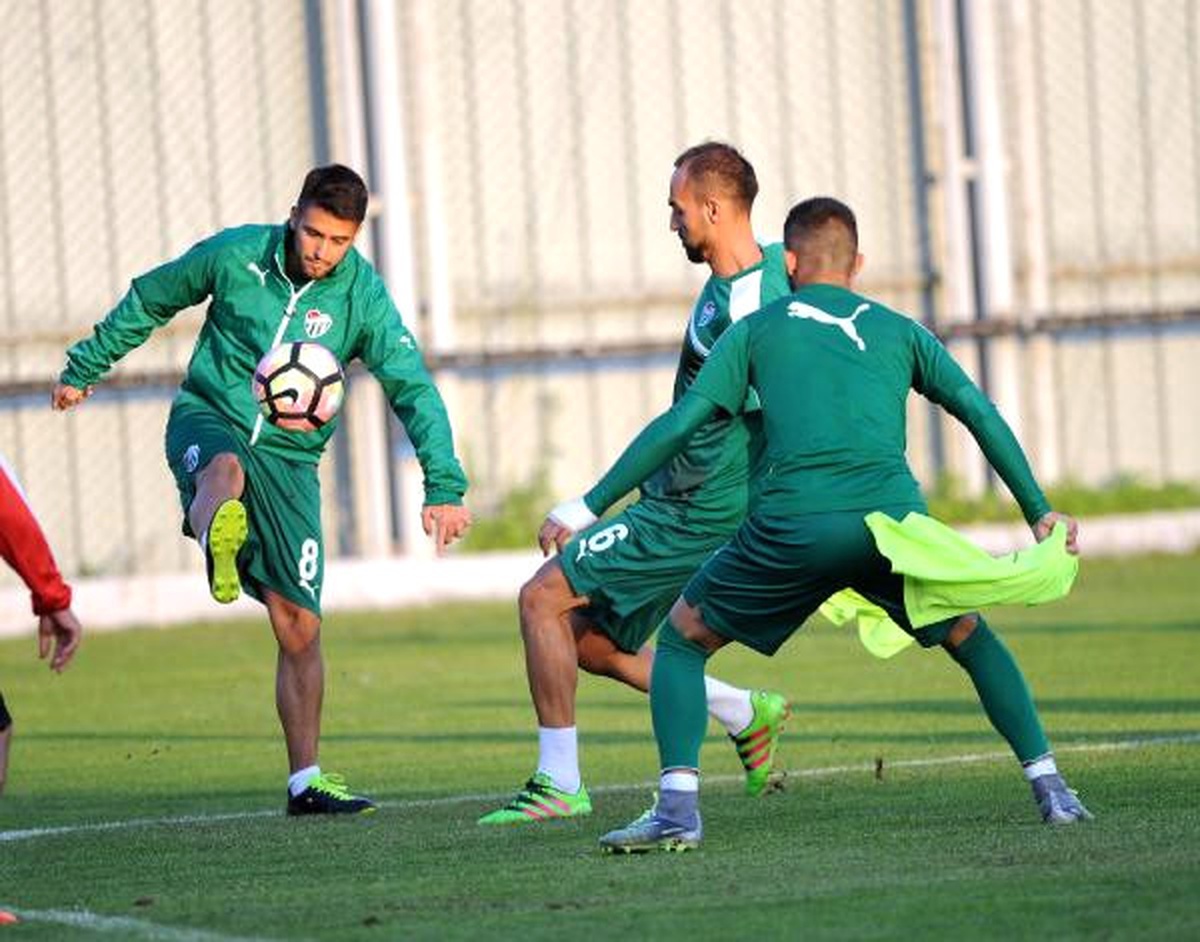 Bursaspor\'da Osmanlıspor Hazırlıkları Sürüyor