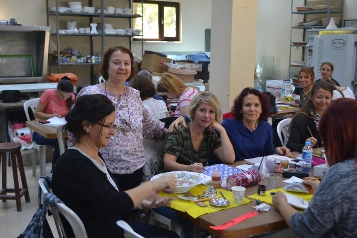 Çini Yaparak Sabrı Öğreniyorlar