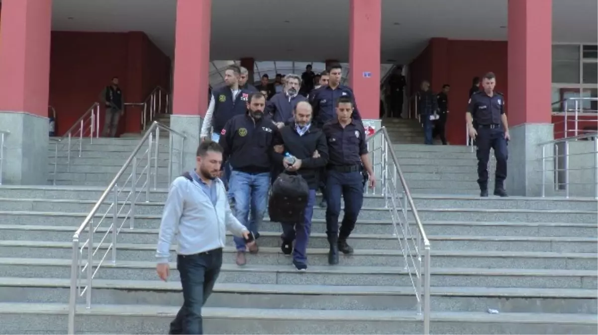 Fetö'cü Kaçak Amiraller ve 6 'Mahrem Abi' Tutuklandı