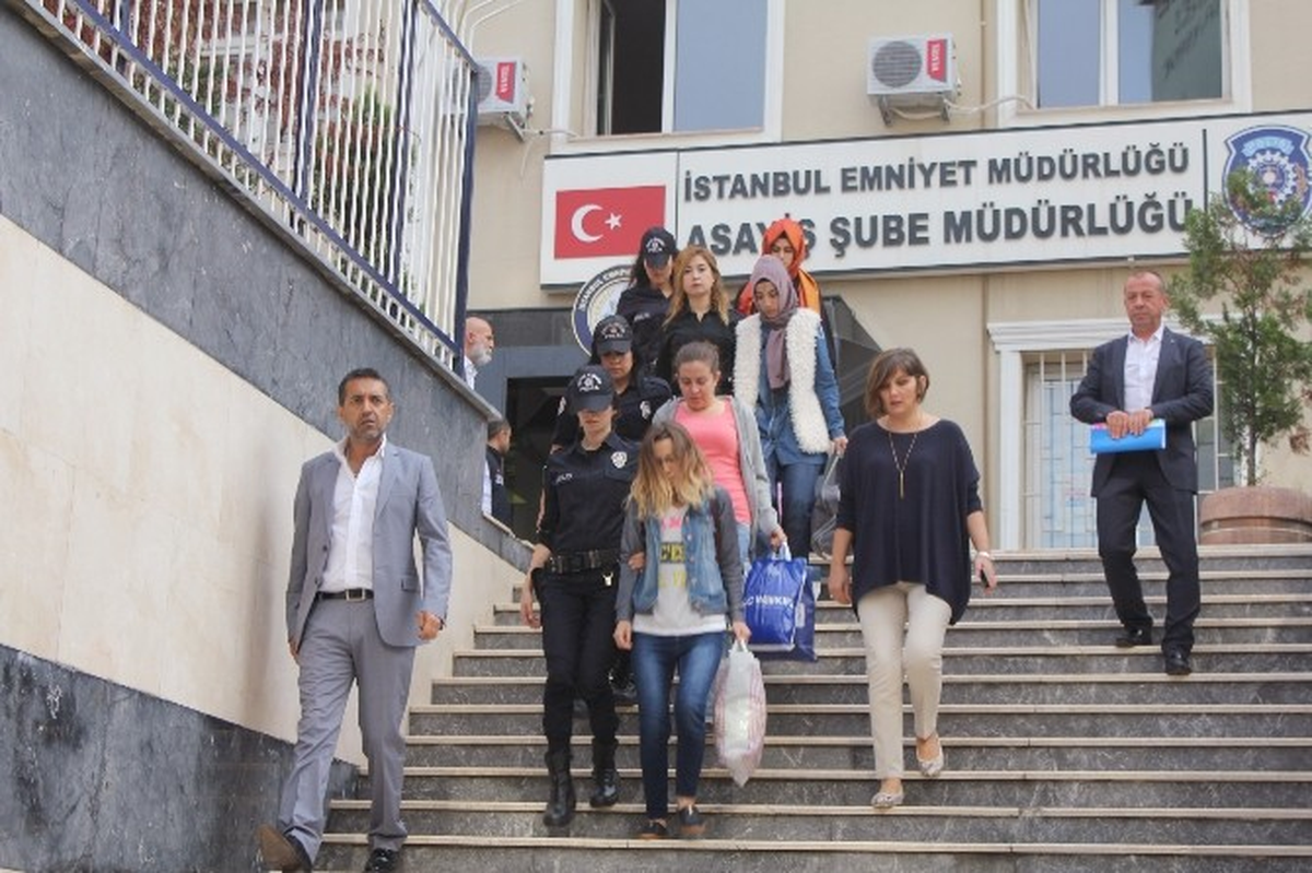Fetö/pdy Operasyonunda Gözaltına Alınan 28 Adliye Çalışanı Adliyeye Sevk Edildi
