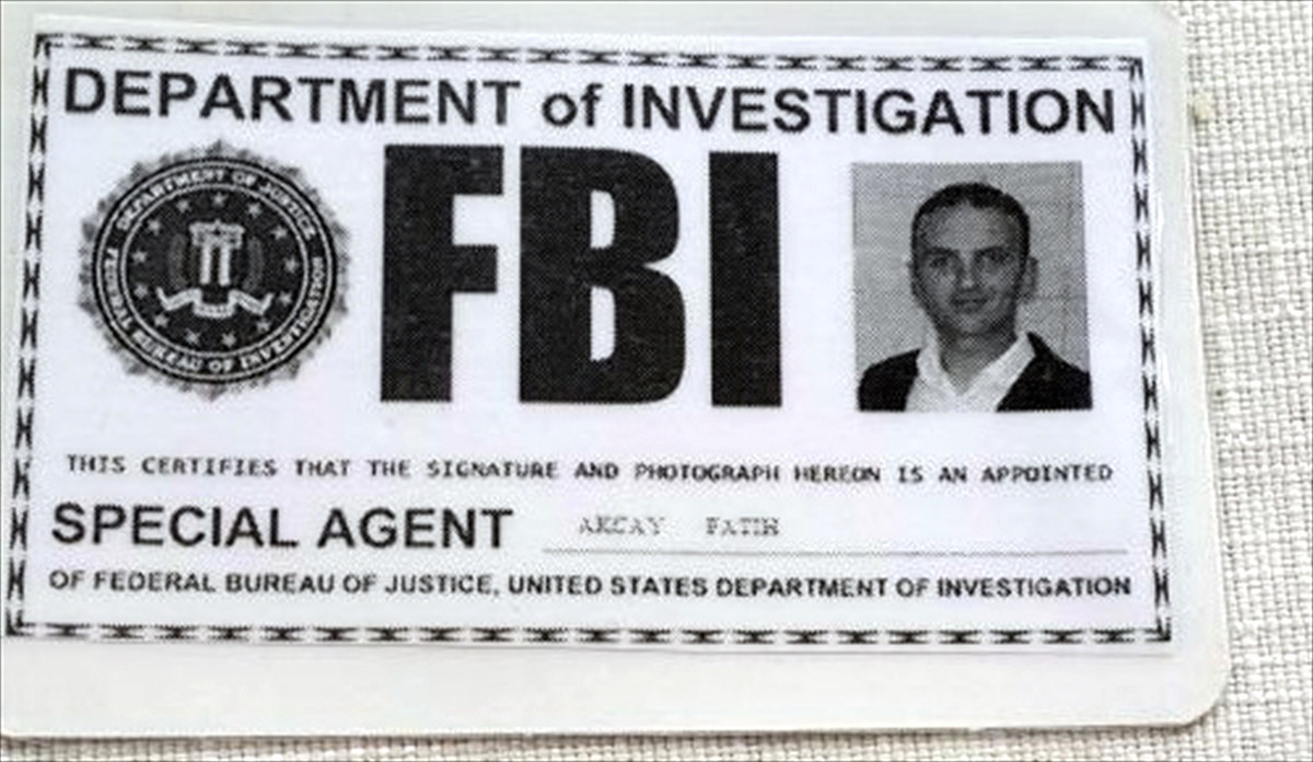 Sakarya\'da FETÖ Zanlısı, Sahte FBI Kimliğiyle Yakalandı