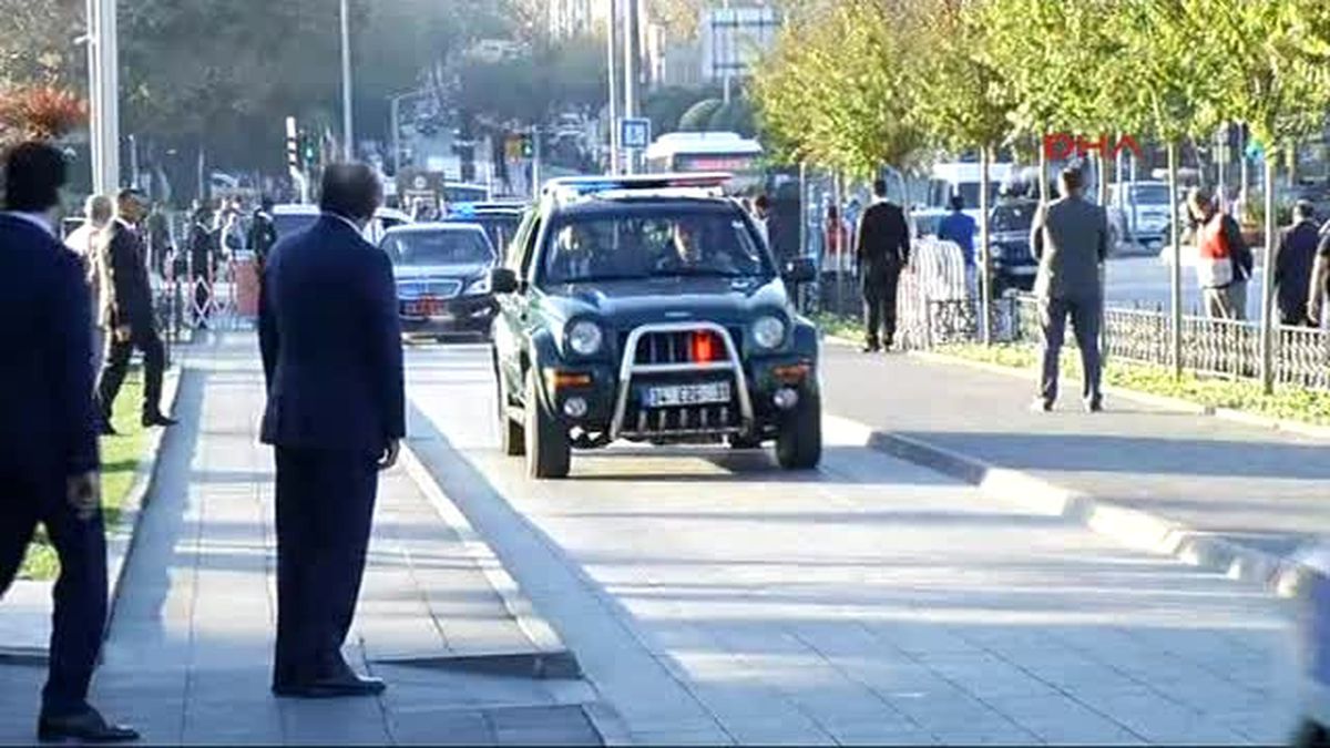 Genelkurmay Başkanı Orgeneral Hulisi Akar, İstanbul Büyükşehir Belediyesi\'ni Ziyaret Etti