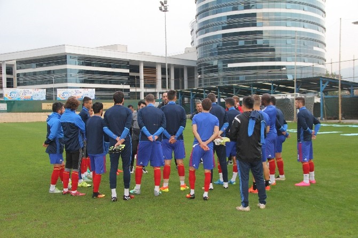 Karabükspor, 9 Eksikle Adanaspor\'a Hazırlanıyor