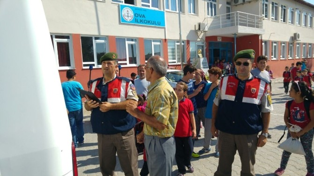 Kaş Jandarmadan Okul Servislerine Denetim