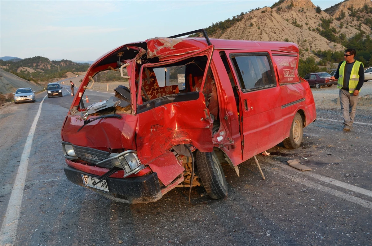 Kastamonu\'da Trafik Kazası: 2 Yaralı