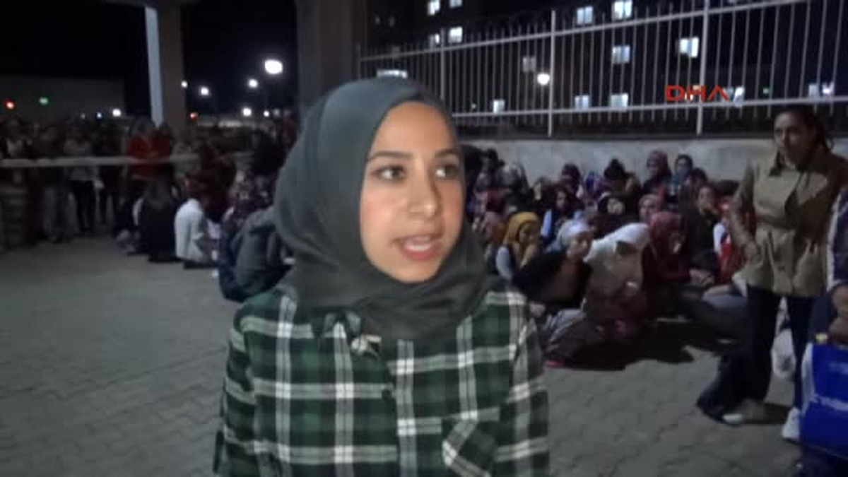 Kız Yurdundaki Öğrenciler, Yemekleri Protesto Etti