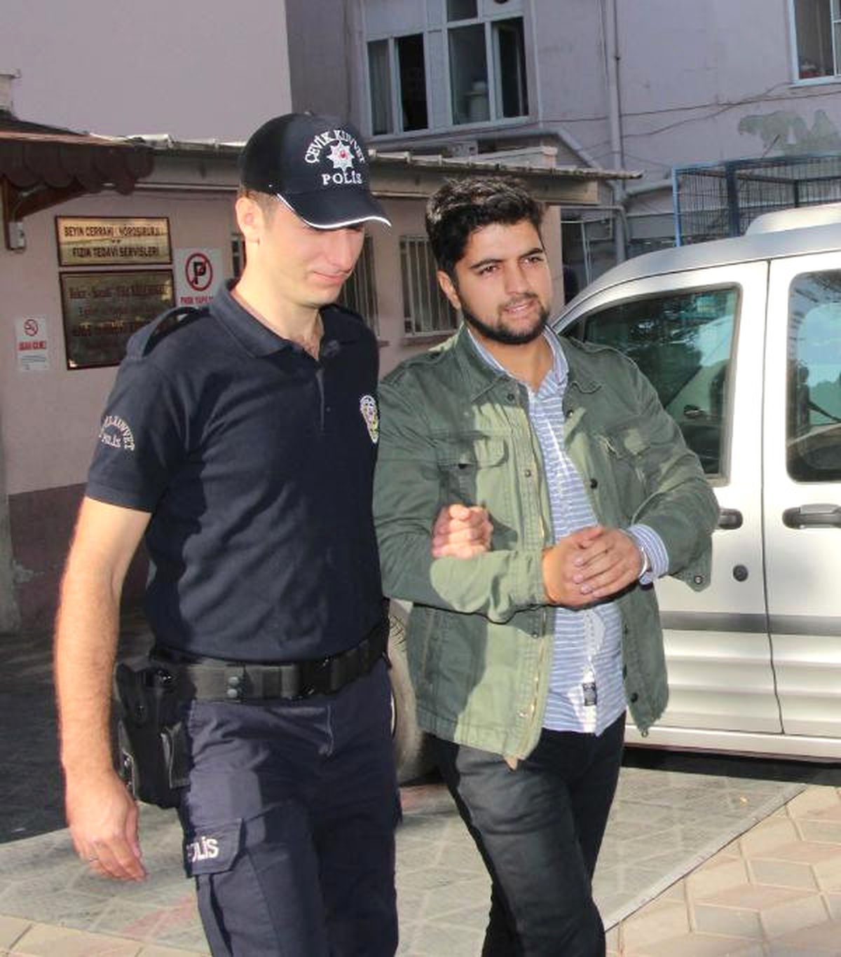 Manisa\'da Fetö Şüphelisi 25 Polis Daha Adliyede