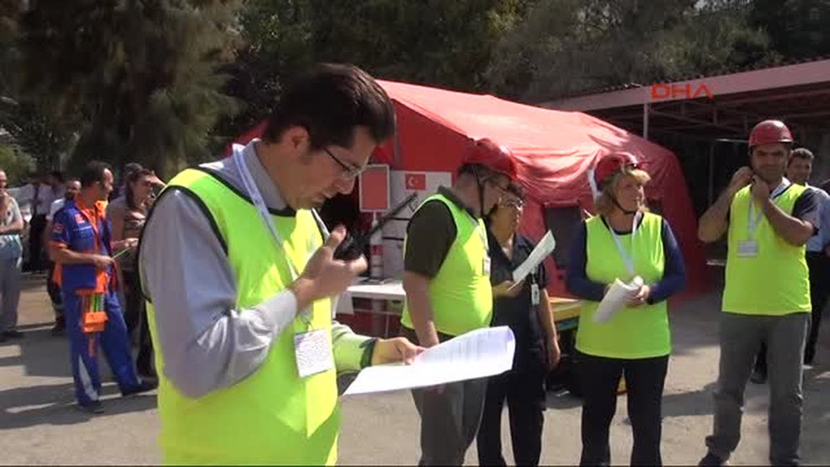 Manisa Hastanede Heyecan Yaratan Deprem Tatbikatı
