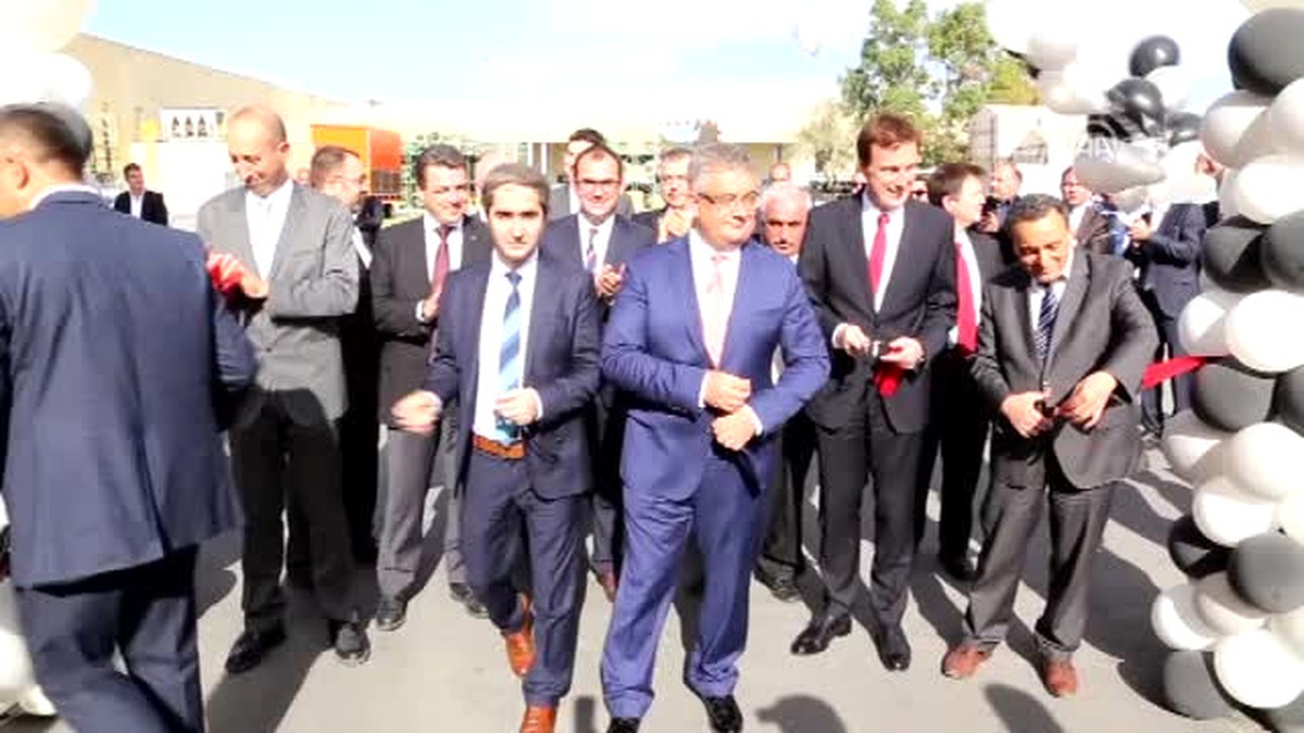 Mercedes-Benz\'in Yenilenen Atık Yönetimi Merkezi Açıldı