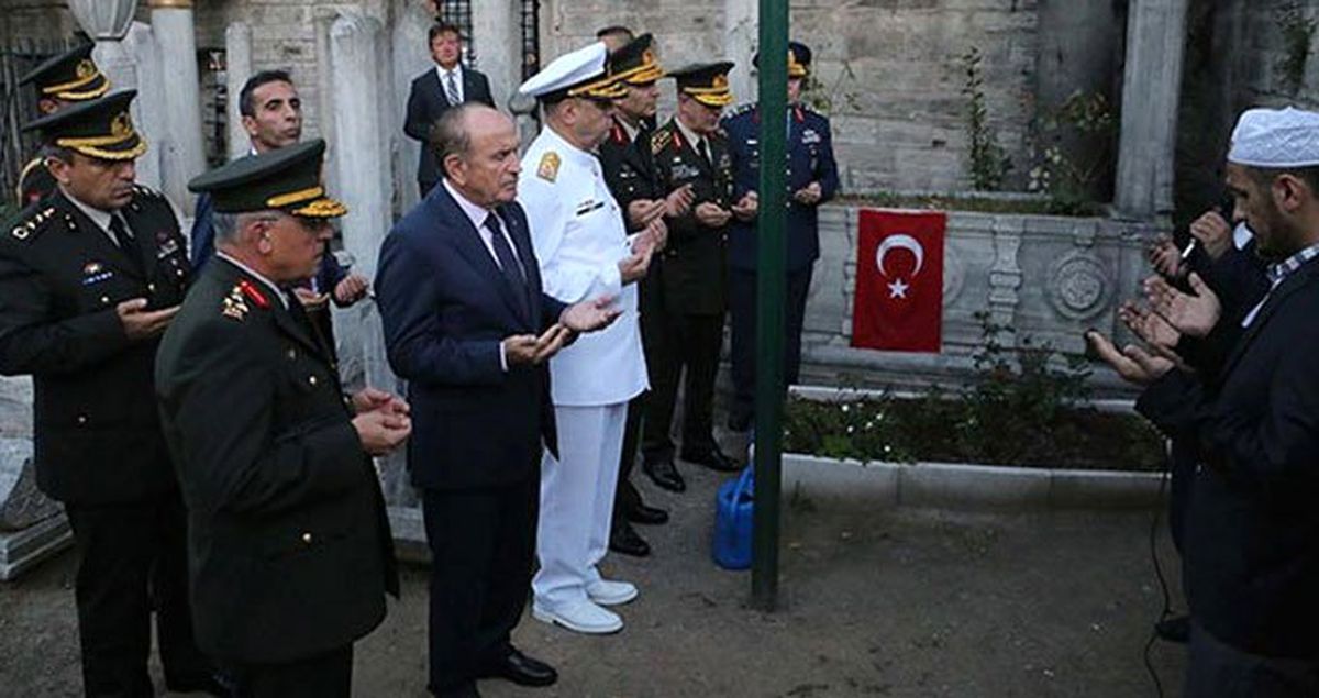 Orgeneral Akar ve Kuvvet Komutanları İlhan Varank'ın Mezarını Ziyaret Etti