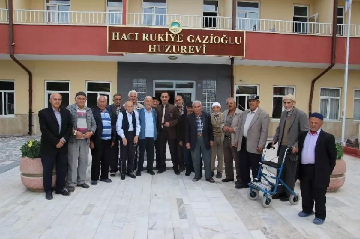 Yaşlılara 5 Yıldızlı Otel Konforunda Huzurevi