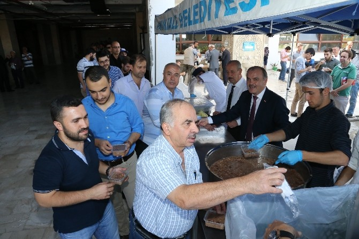 Pamukkale Belediyesi\'nden 2 Bin Kişilik Aşure Dağıtımı
