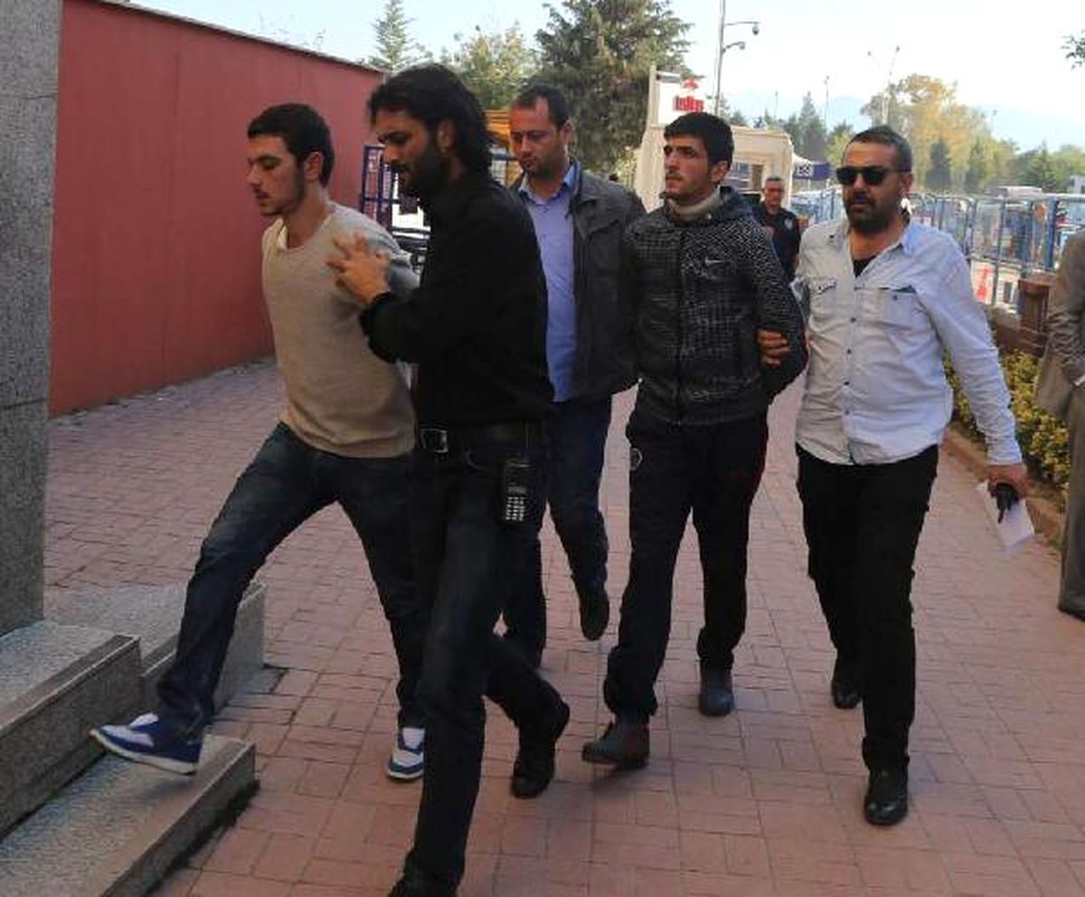 2 Kuzen Kendilerini Alkollü Olduğu İçin Taksiye Almayan Şoförü Öldürdüler