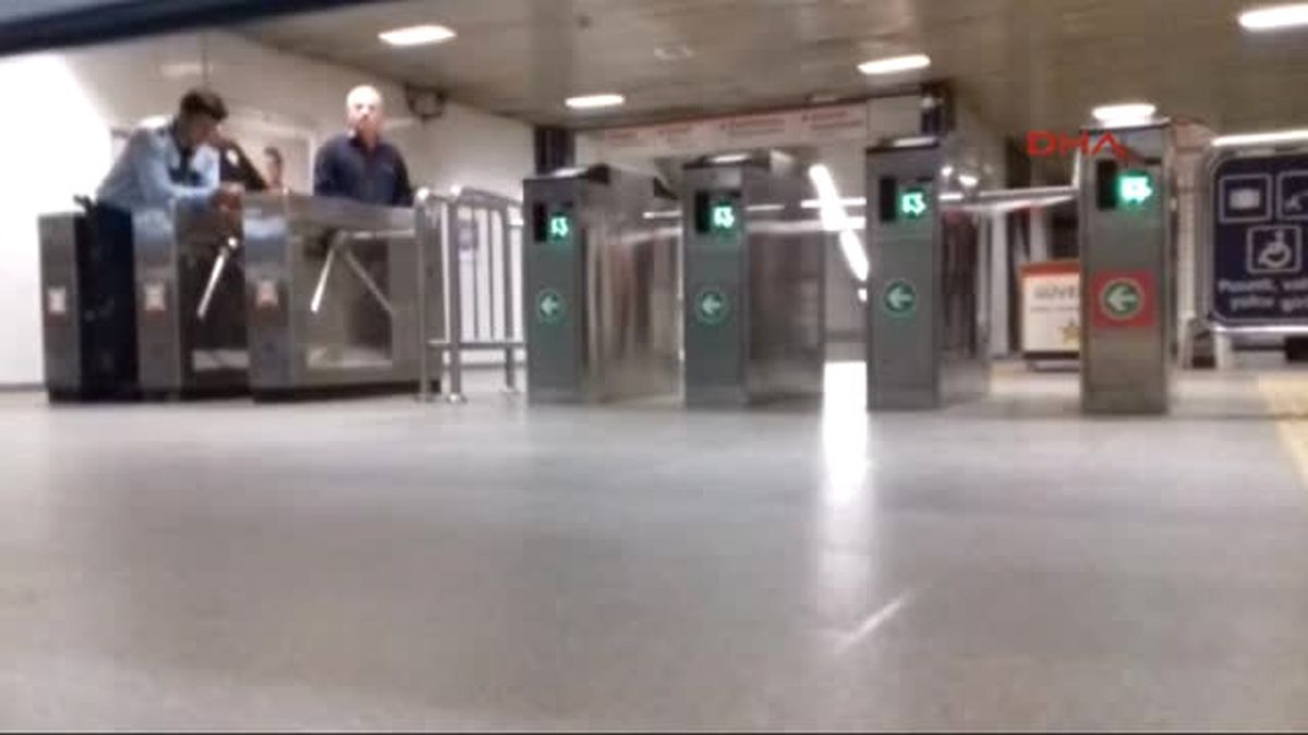 Ulubatlı Metro İstasyonu\'nda Şüpheli Çanta Alarmı