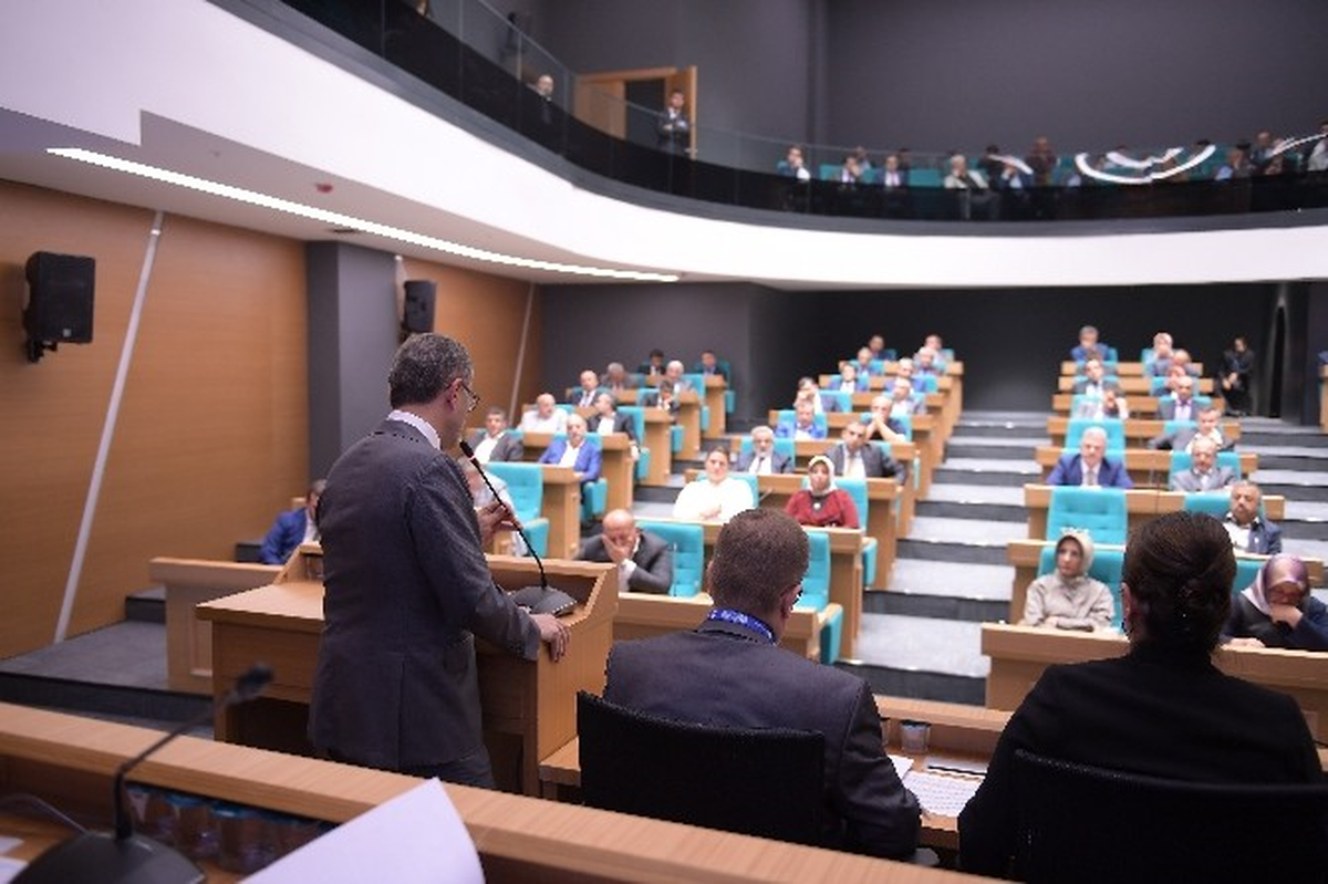 Üsküdar Belediye Başkanı'ndan Raylı Sistem ve Tünel Müjdesi