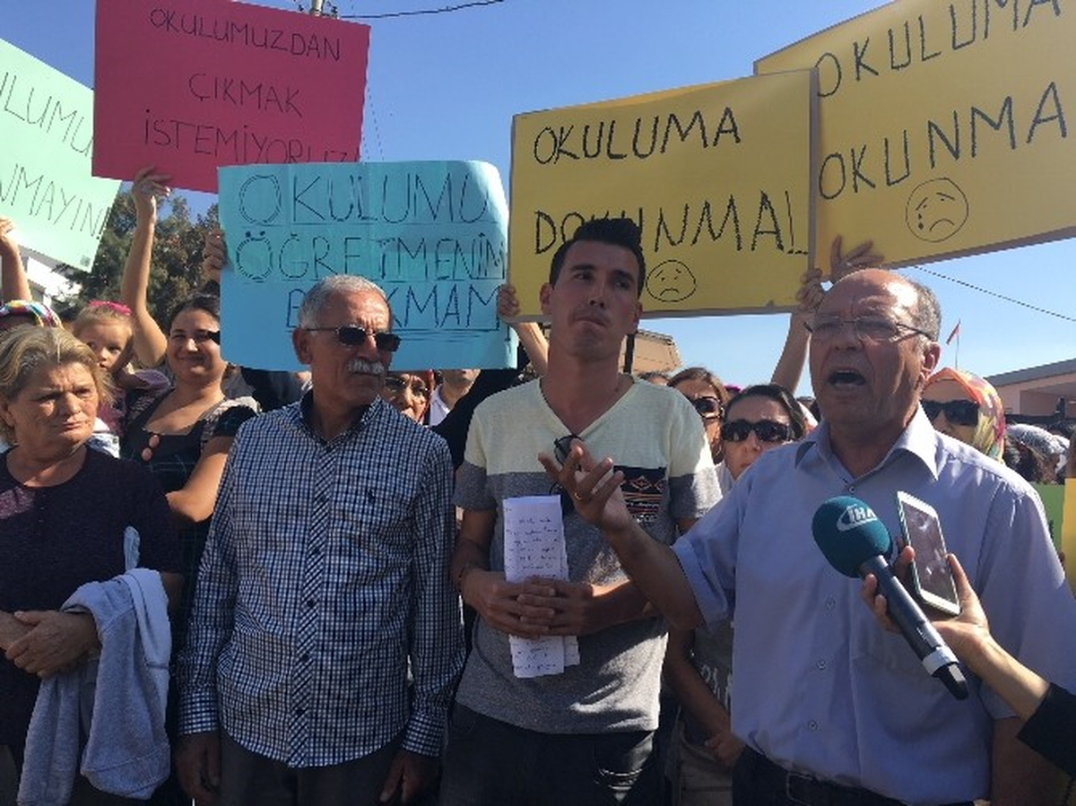Veliler \'Okul Taşınacak\' Diye Ortalığı Ayağa Kaldırdı