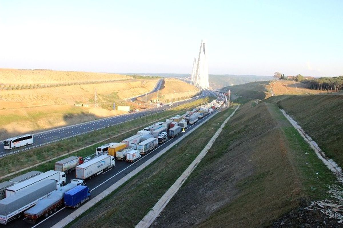 Yavuz Sultan Selim Köprüsü\'nde Trafik Durma Noktasına Geldi