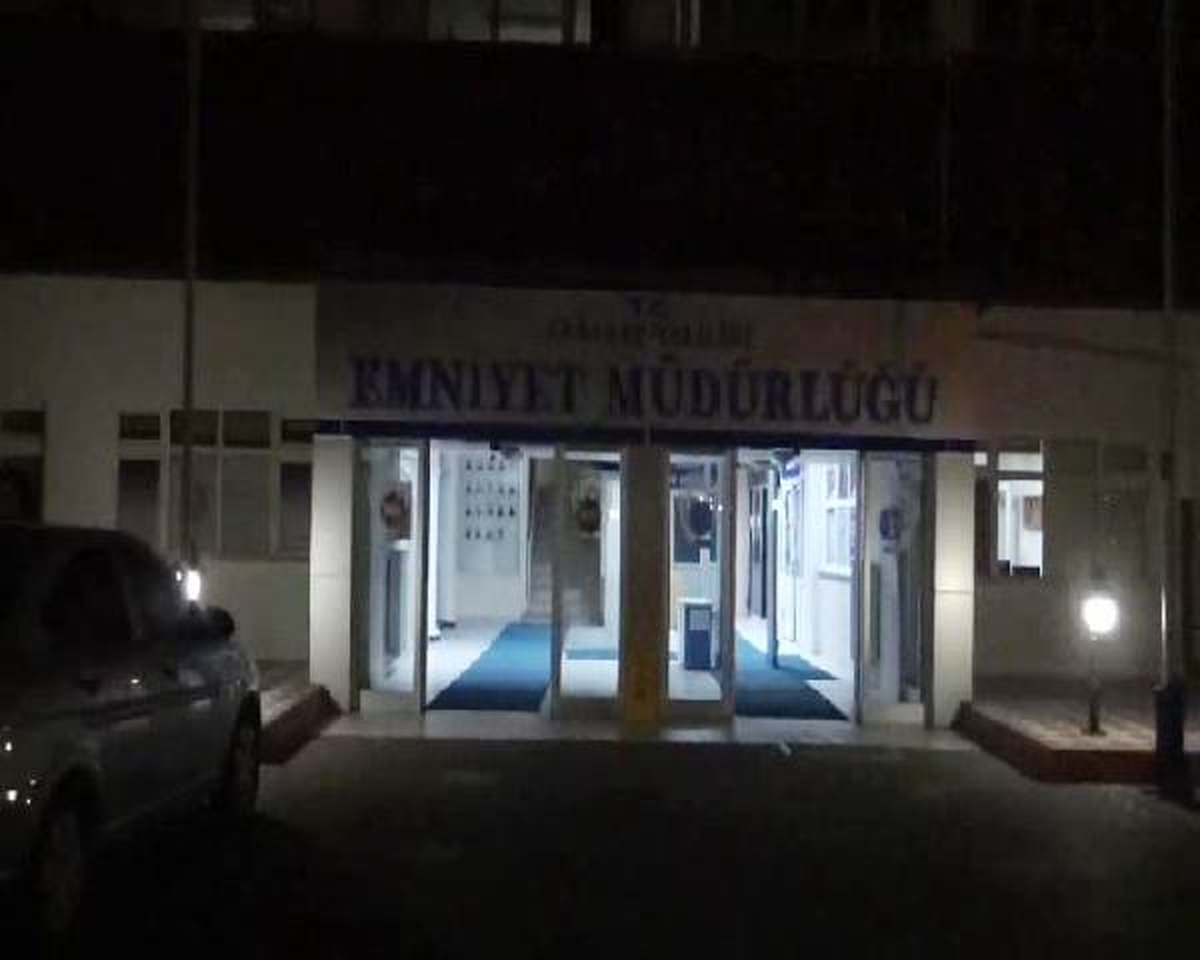 Yenibosna Bombacıları Olduğu Şüphesiyle Aksaray\'da 3 Kişi Gözaltına Alındı (2)