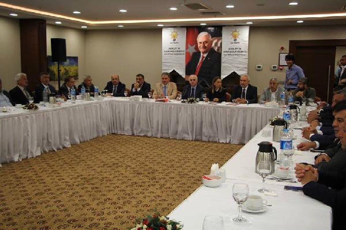 AK Parti\'de 874 Belediye Başkanı ile İlgili Fetö Soruşturması Yapıldı
