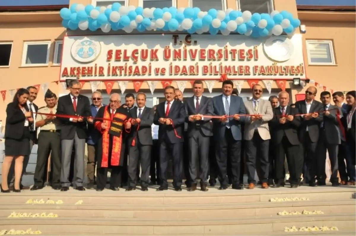 Akşehir\'in Yeni Fakülte Binası Törenle Hizmete Açıldı