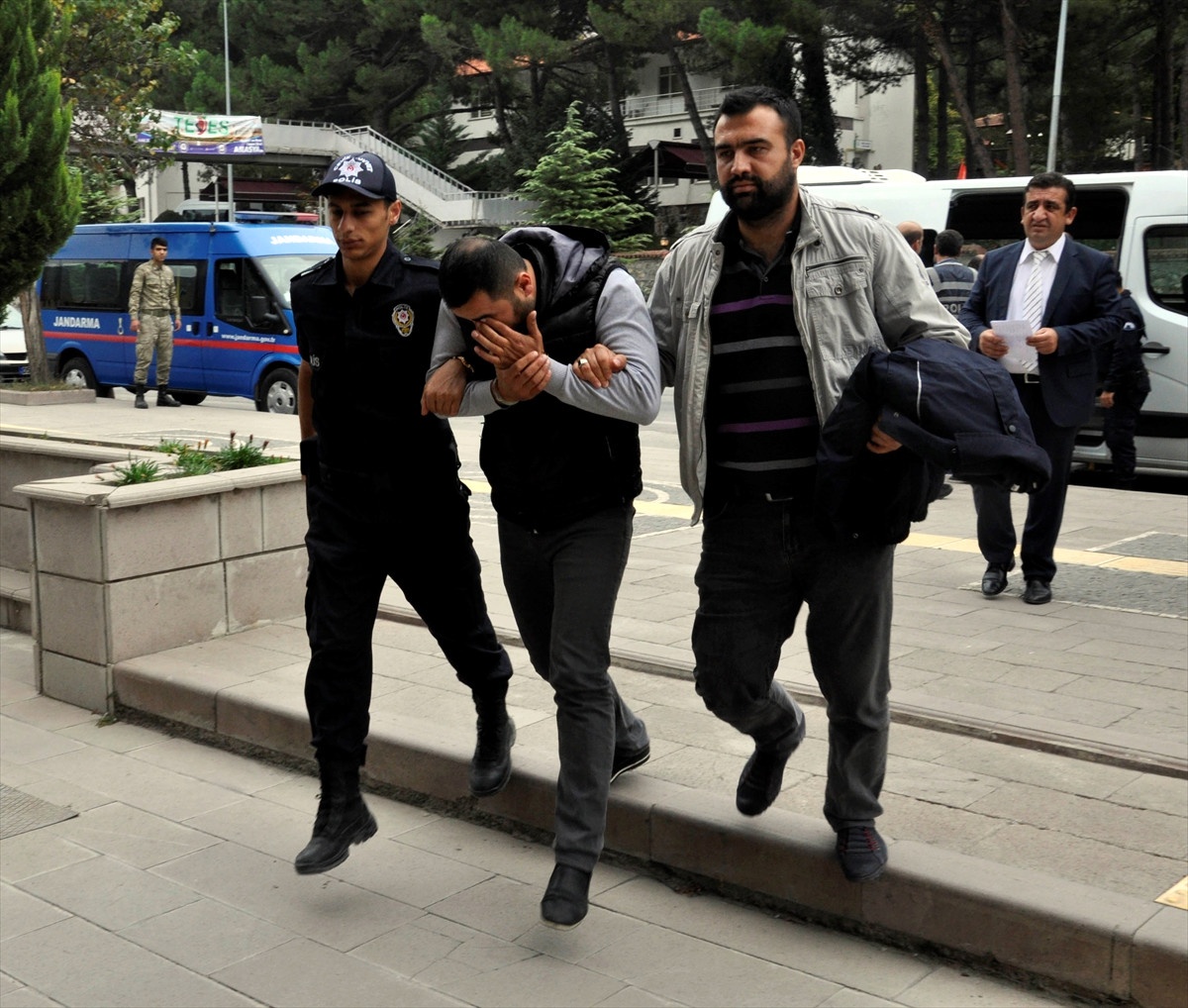 Amasya Merkezli 8 İlde Oto Hırsızlığı Operasyonu