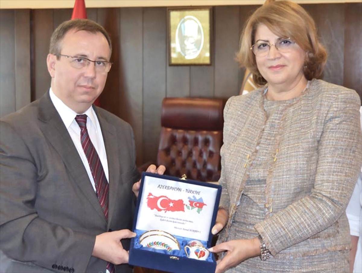 Azerbaycan Eğitim Müşavirinden Tü\'ye Ziyaretk