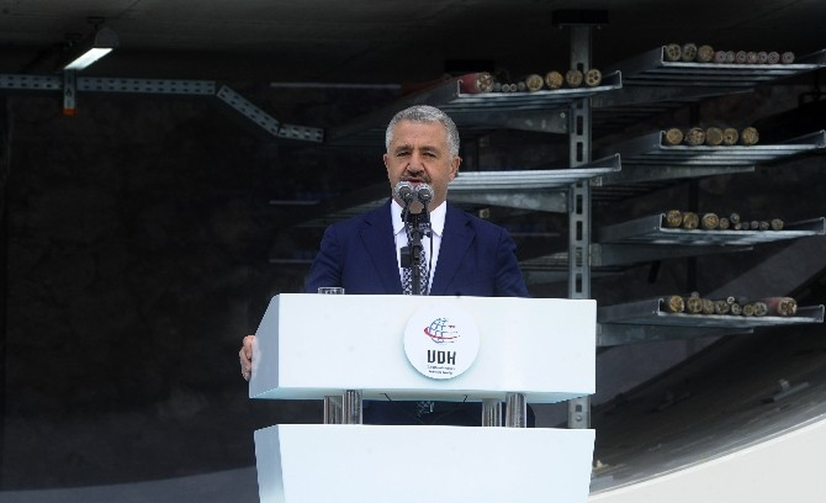 Bakan Arslan: "Tünel Geçiş Ücreti 4 Dolar Artı Kdv Olacak.
