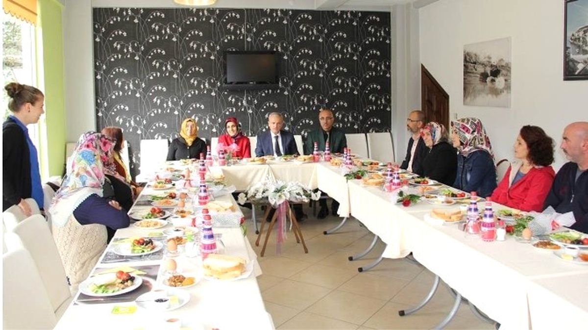 Bartın Valisi Nusret Dirim Koruyucu Ailelerle Buluştu