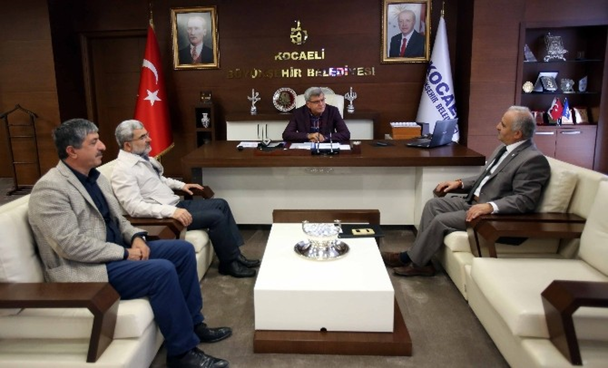 Başkan Karaosmanoğlu, Gençsiad ve Dilovası Kızılay Yönetimini Ağırladı