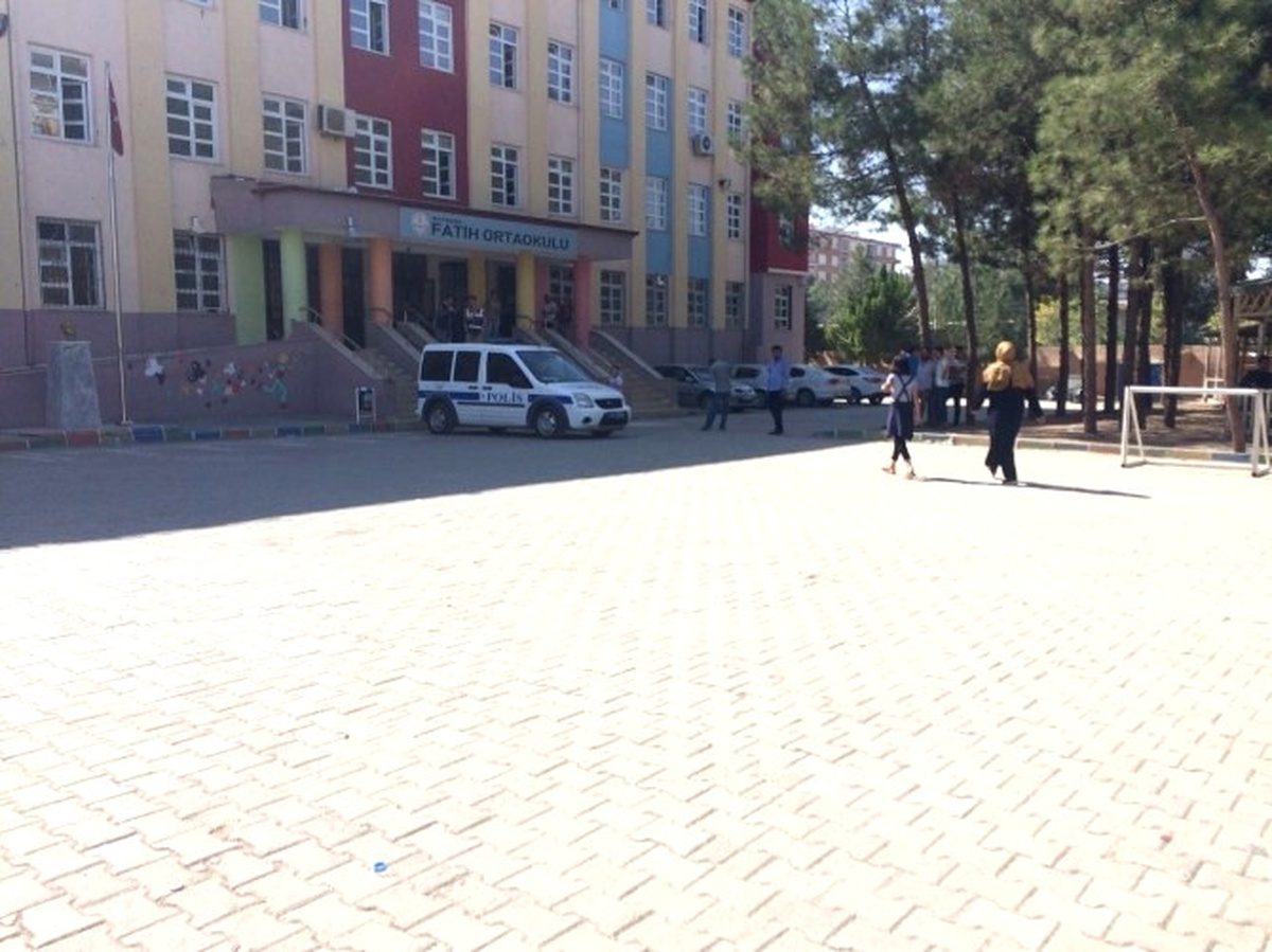 Başkasının Adına Sınava Girmek İsteyen 10 Kişi Gözaltına Alındı