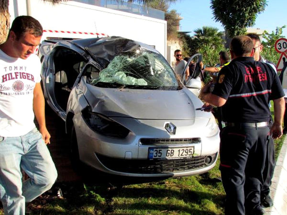 Çeşme\'de Trafik Kazası: 2 Yaralı