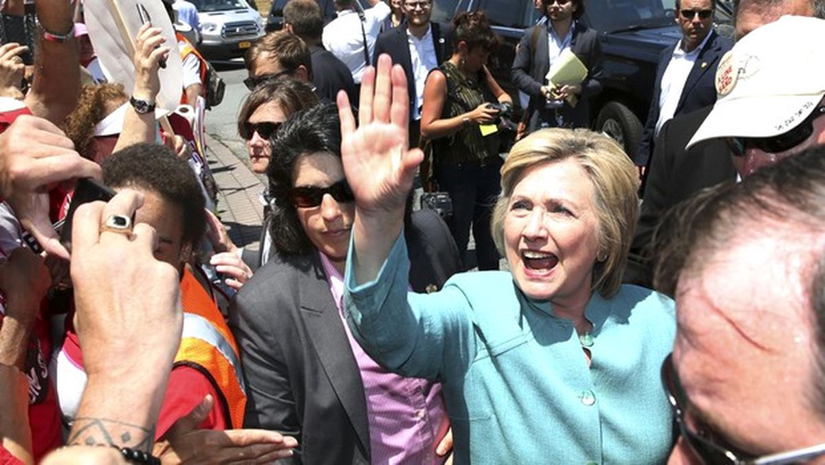 Clinton\'a Bir \'Hack\' Şoku Daha