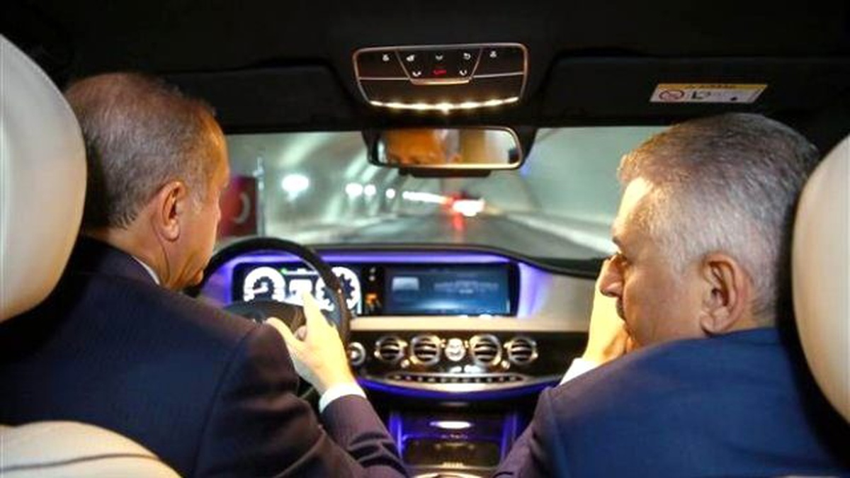 Görüntülü Haber) Avrasya Tüneli\'nden İlk Geçişi Cumhurbaşkanı Erdoğan Yaptı (Aracın İçerisinden...