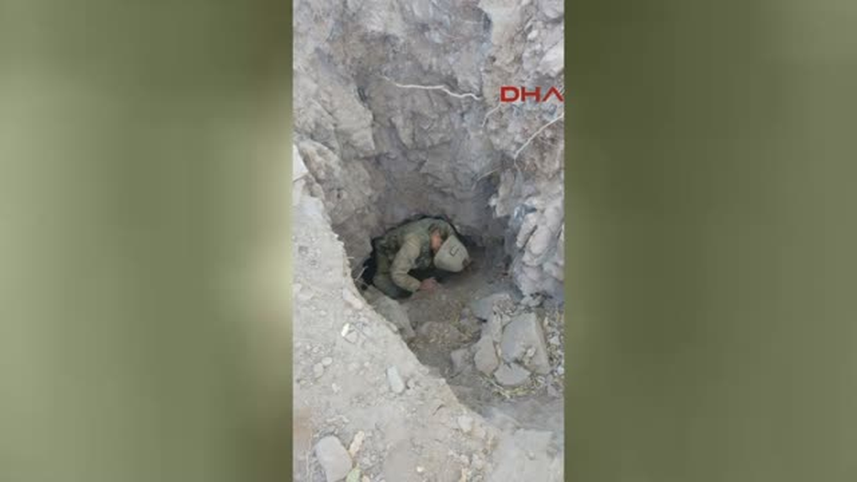 Hakkari - TSK Çukurca\'daki Operasyonlar Sırasında PKK\'lıların Kullandığı Tünel Bulundu