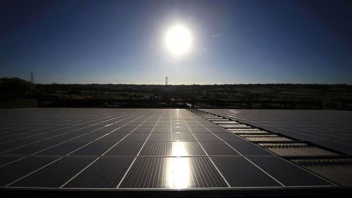İngiltere\'de Güneş Panelleri Kömürden Çok Enerji Üretti