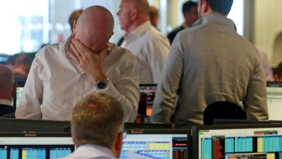 İngiltere Merkez Bankası Sterlindeki Ani Düşüşü İnceliyor