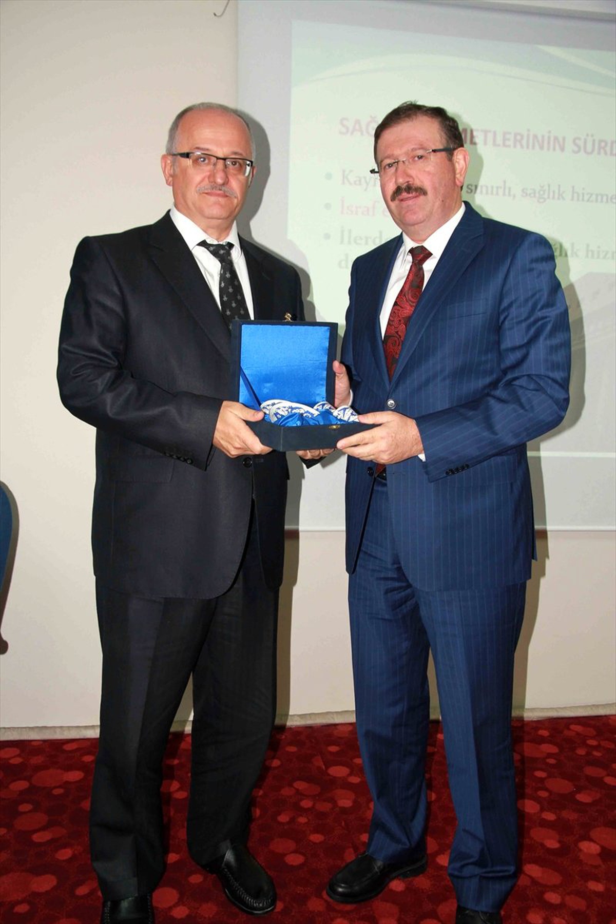 İsu Yöneticilerine Sağlık Semineri