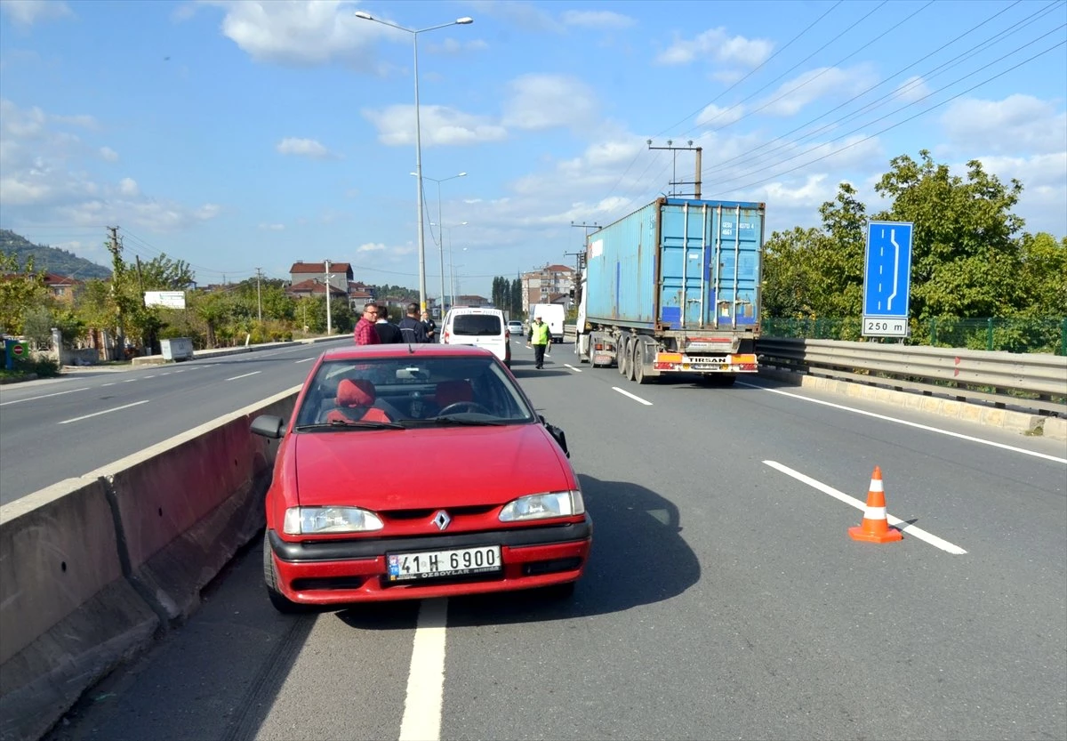 Karamürsel\'de Trafik Kazası: 1 Yaralı