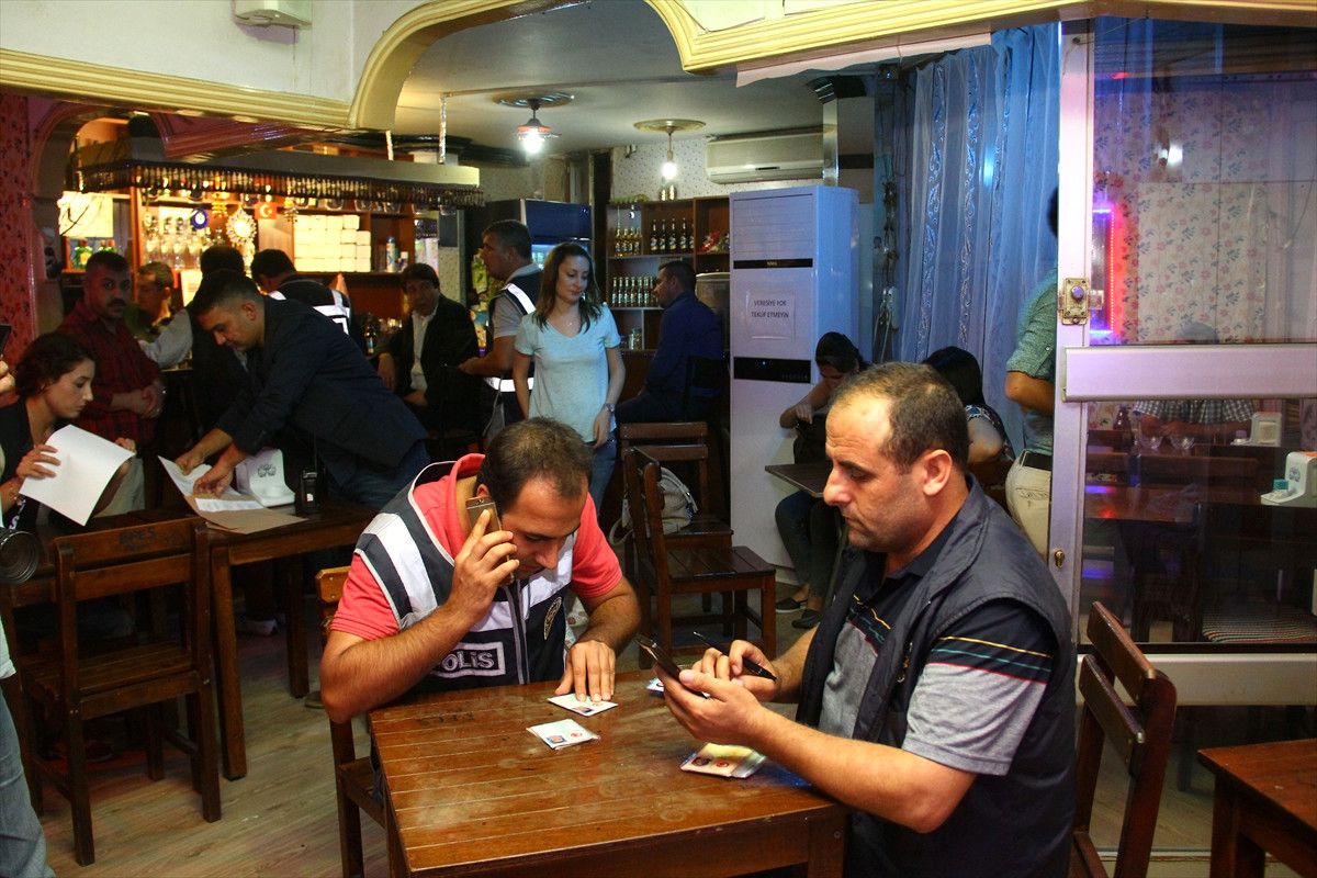 Mersin\'de Polisten "Huzur" Operasyonu