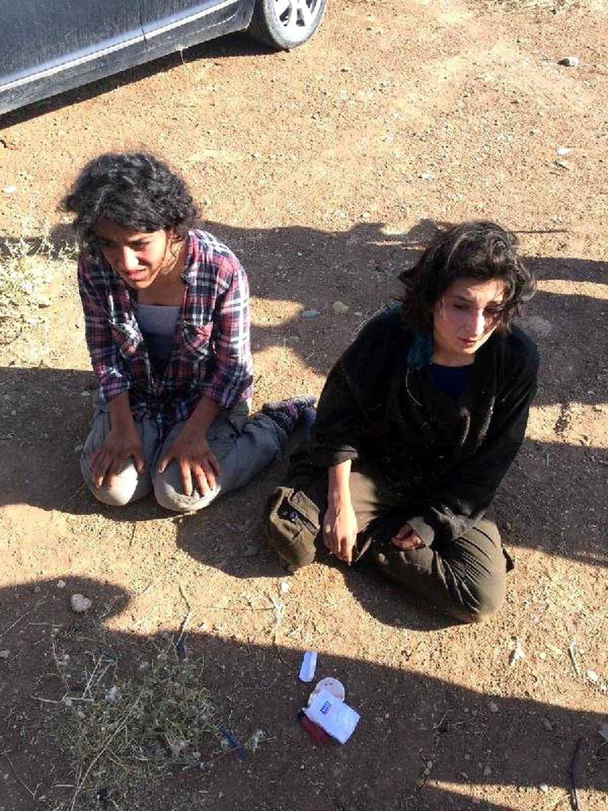 Görüntülü Haber) Minibüsün Gizli Bölmesinden PKK\'lı 2 Kadın Terörist Çıktı
